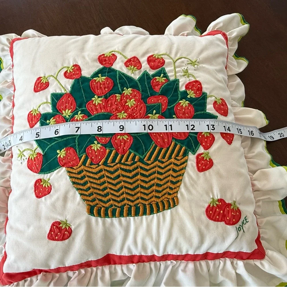 Vintage Strawberry Pillow House of Hatten Ruffle Cottagecore - Picture 7 of 7